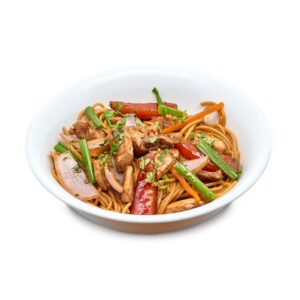 Tallarín saltado con pollo